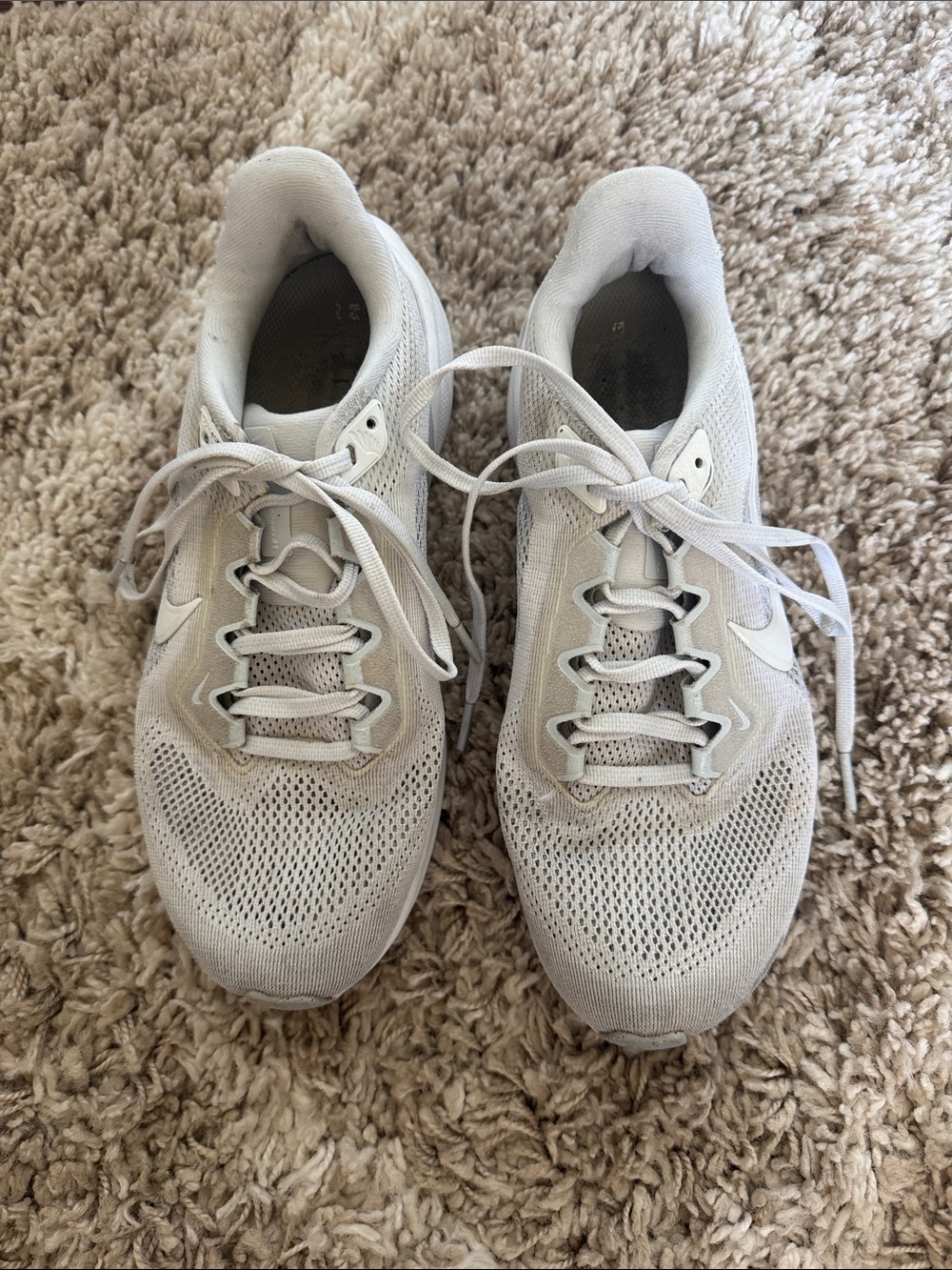 Nike Men’s White/Light Gray Mesh Running Sneakers